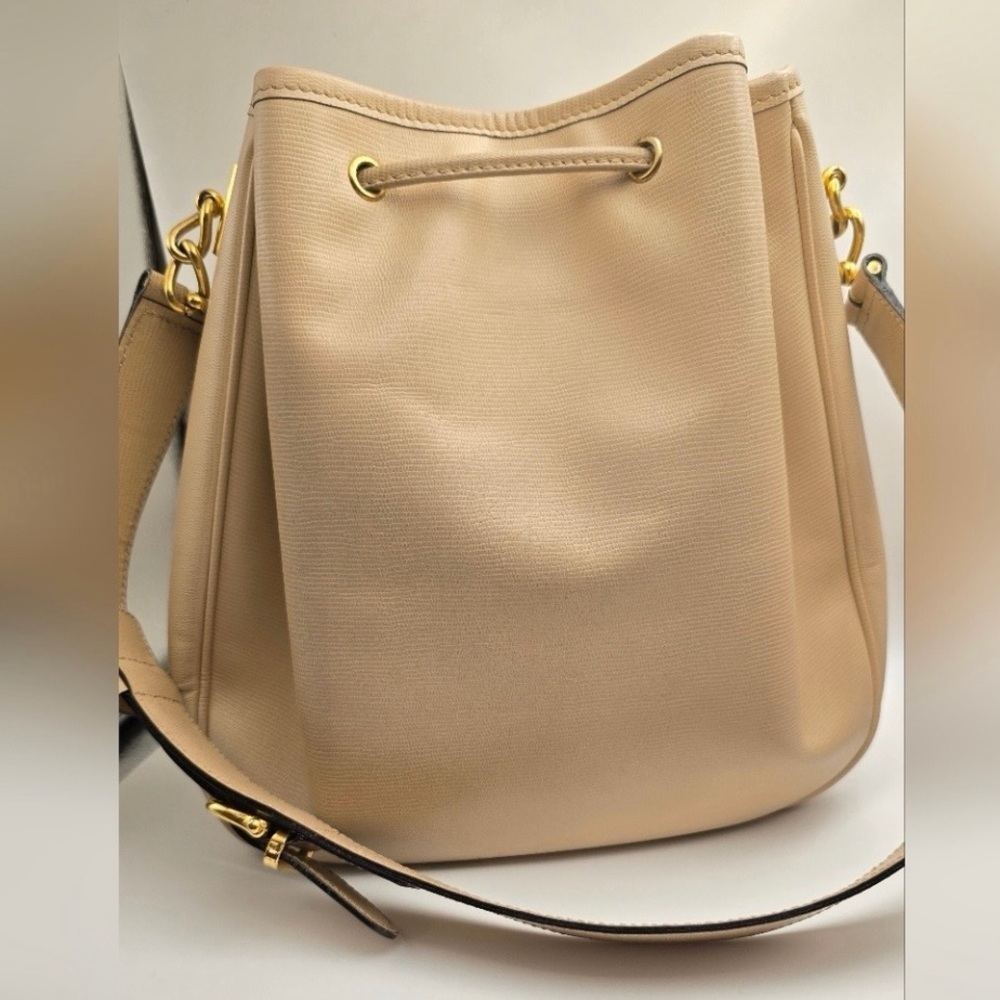 Authentic Cream Celine Bucket Bag - Picture 9 of 14